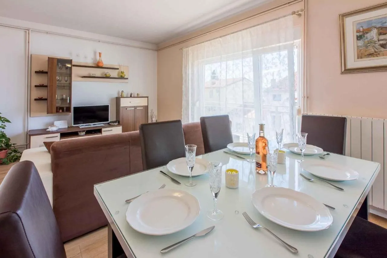 Apartment In Crikvenica 39218 Croatia