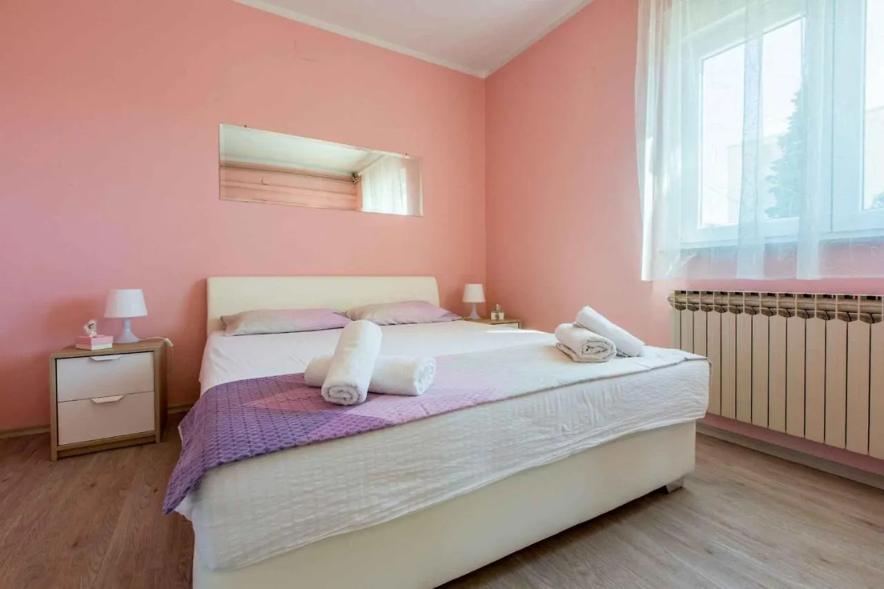 Apartment In Crikvenica 39218