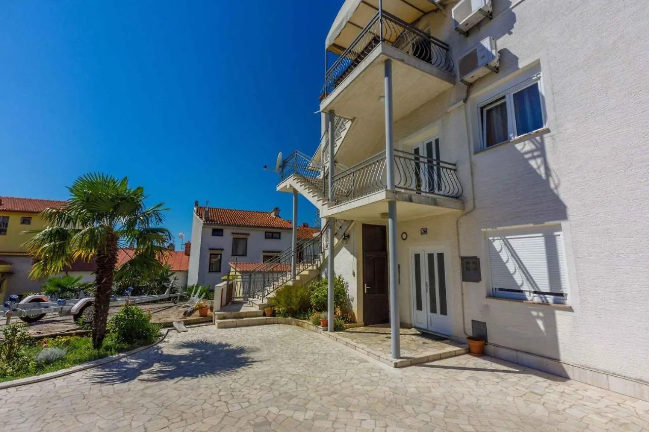 Apartment In Crikvenica 39218